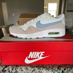 NEW! Women’s Nike Air Max AC